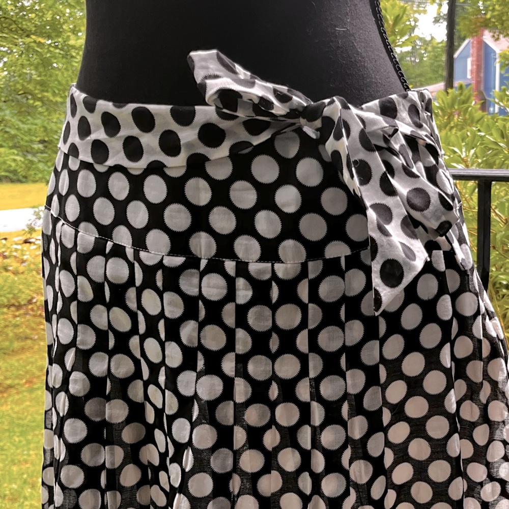 Petite size 6 drop waist pleated polka dot skirt